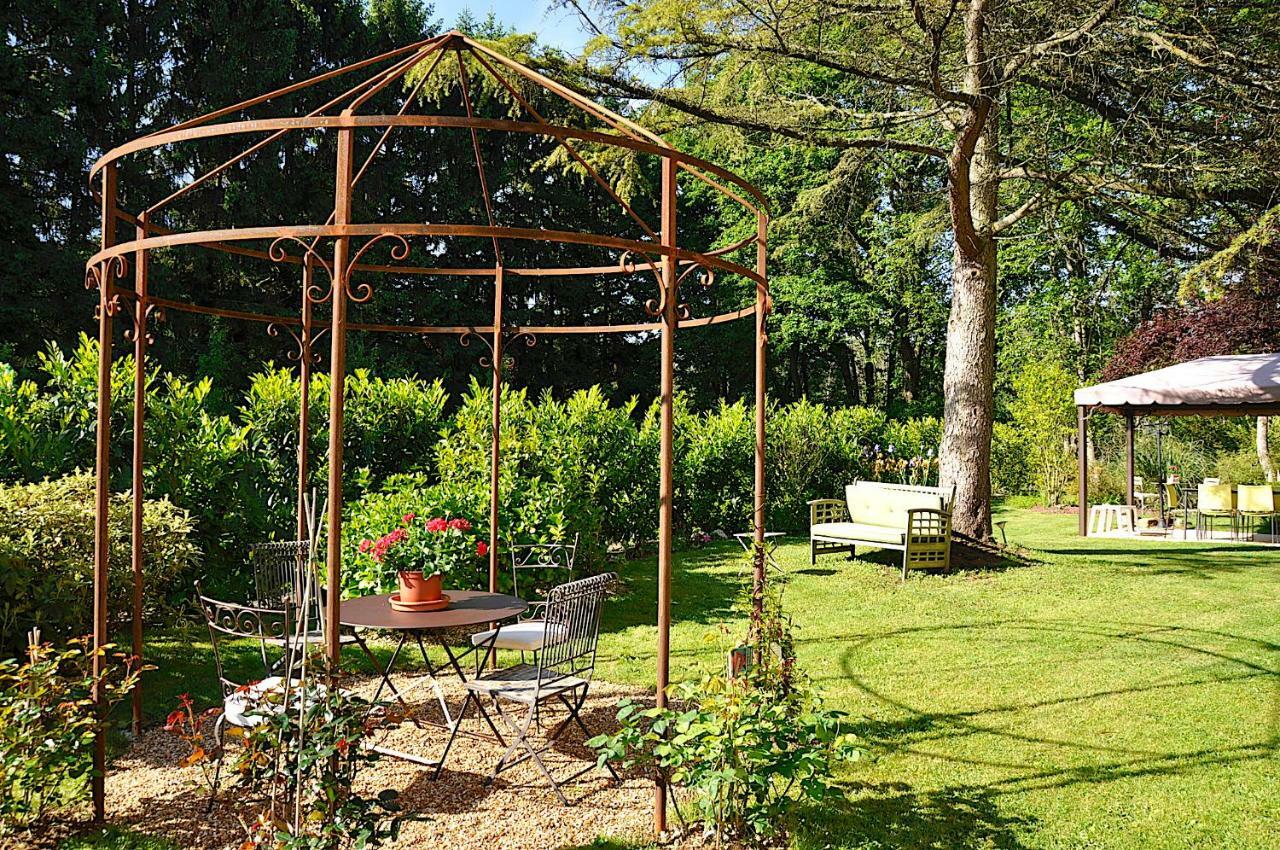 Au Jardin De Lisa Bed & Breakfast Cherreau Exterior photo
