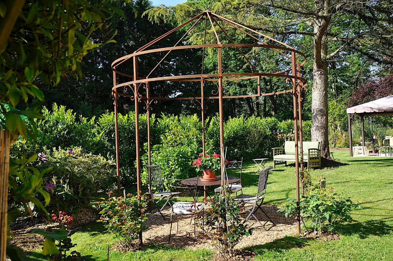 Au Jardin De Lisa Bed & Breakfast Cherreau Exterior photo